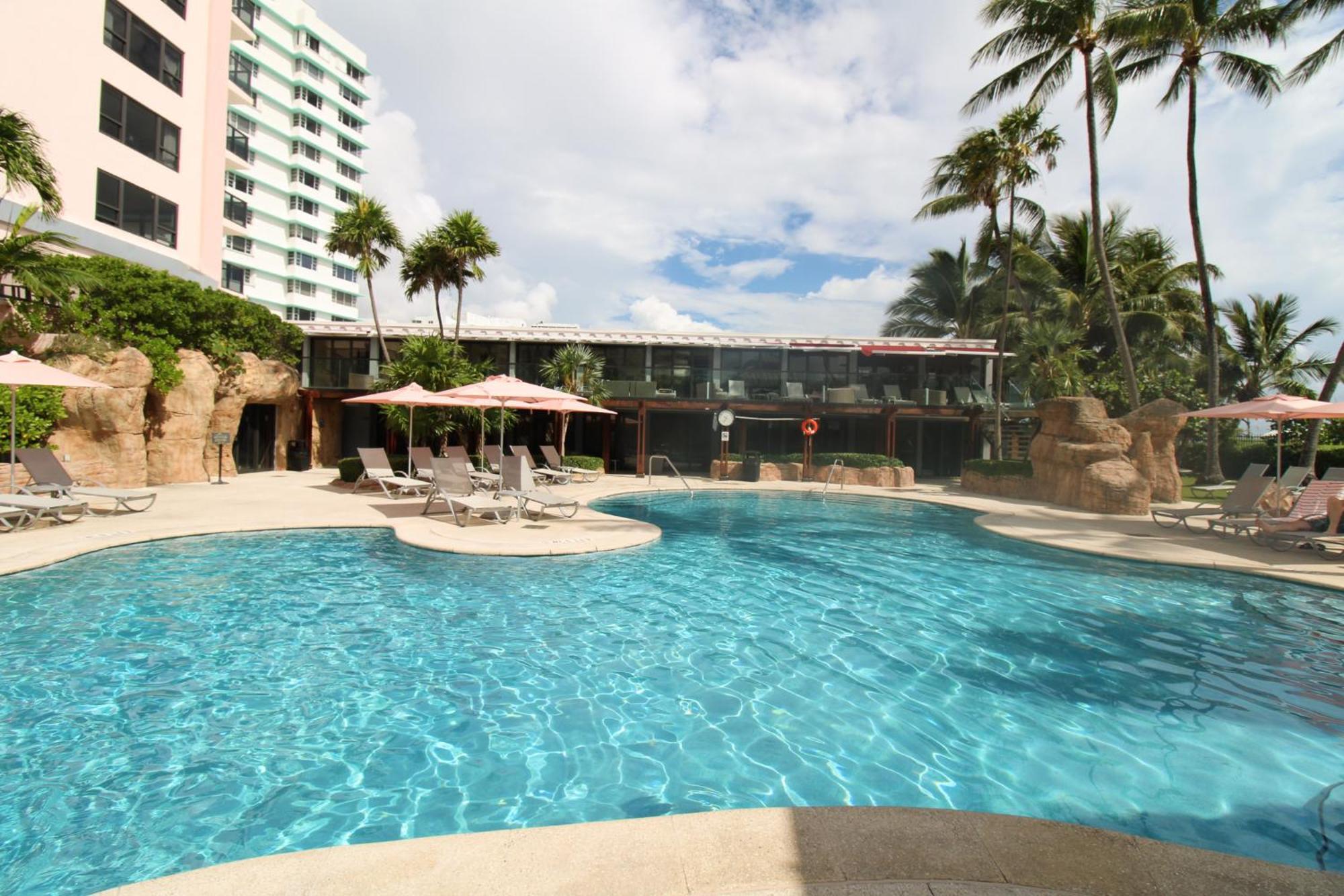 Alexander 1209 Beachfront With 2 Pools , Access, Sauna, Stores Hébergement de vacances